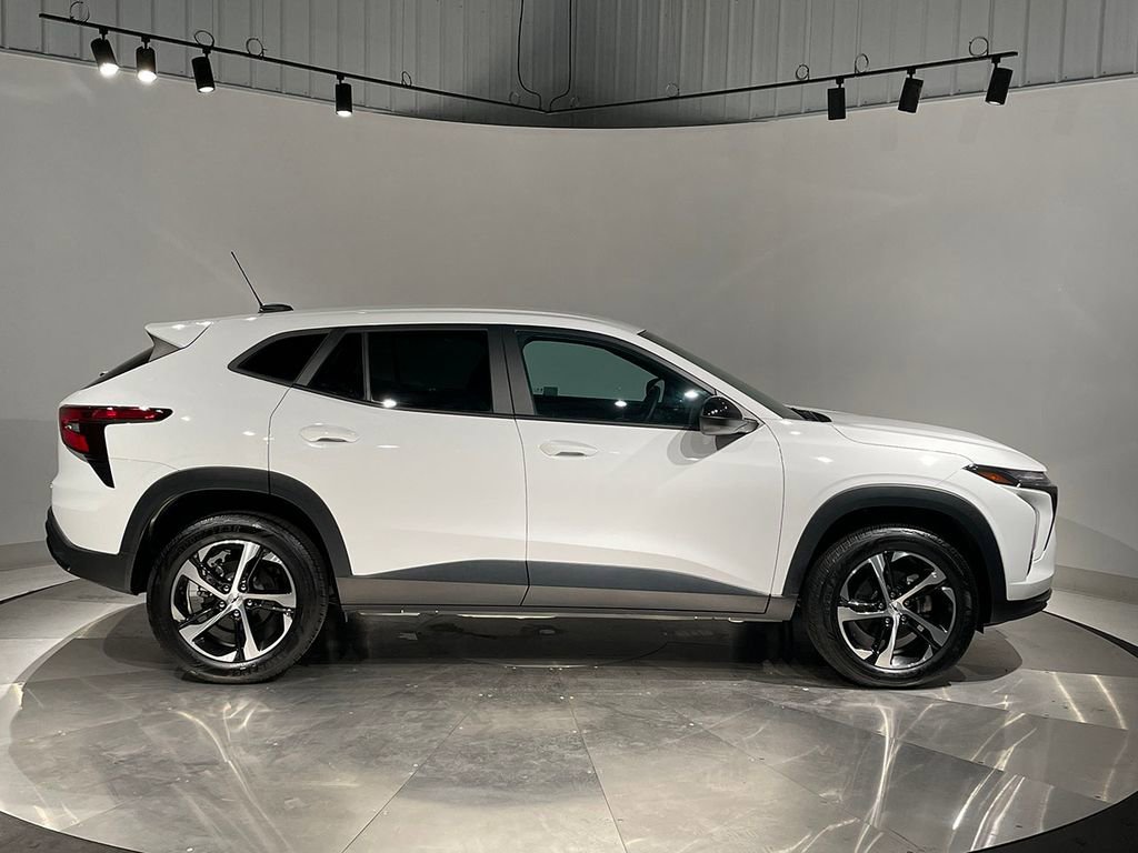 2024 Chevrolet Trax photo 3