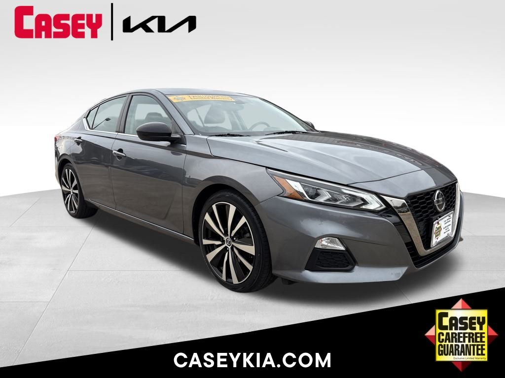 2020 Nissan Altima SR's photo