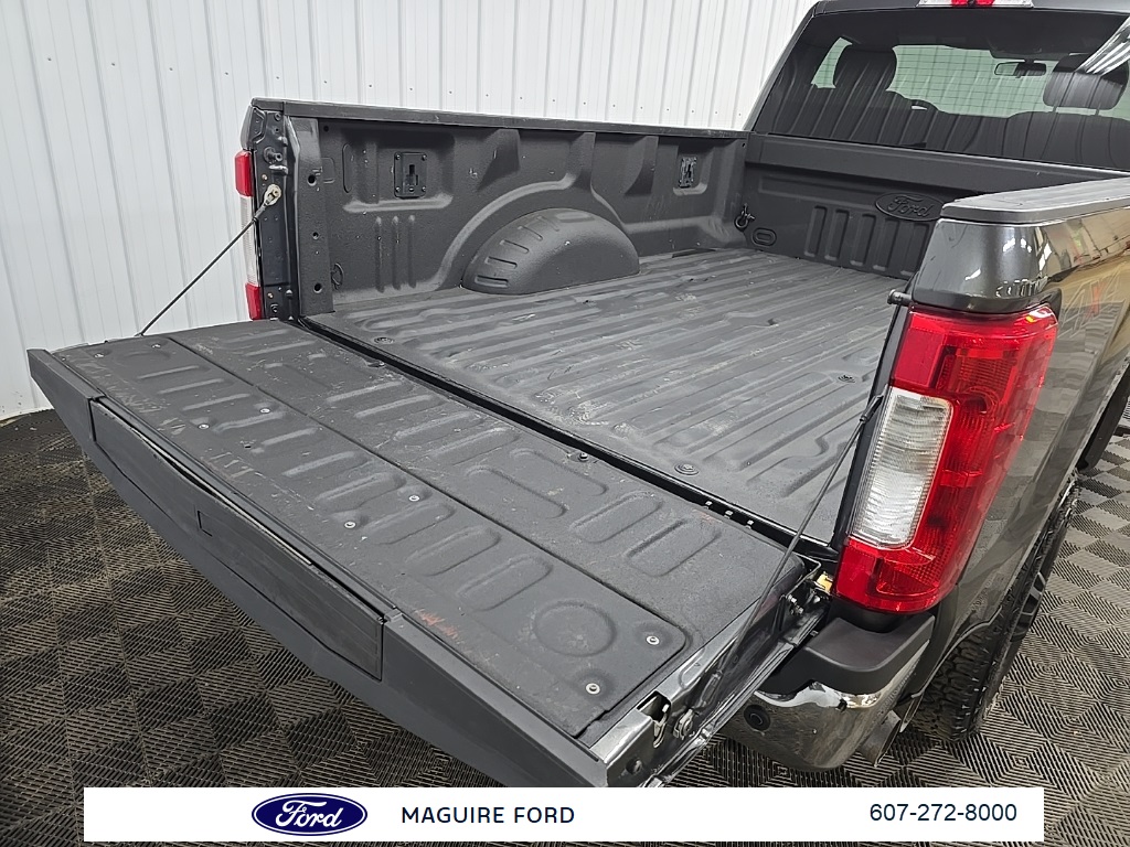 2019 Ford F-350 XLT photo 11