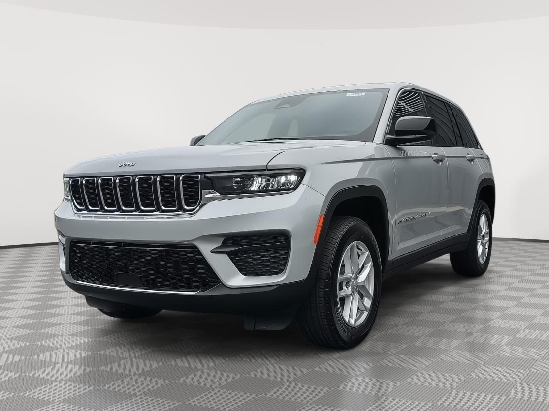 2025 Jeep Grand Cherokee Laredo X photo 7