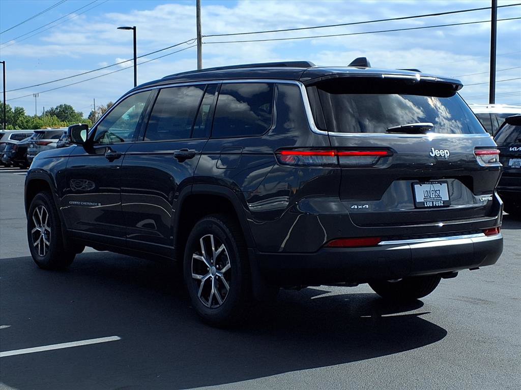 2025 Jeep Grand Cherokee Limited photo 3