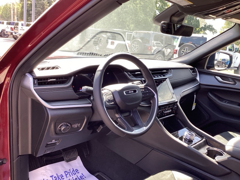 2025 Jeep Grand Cherokee Altitude X photo 26
