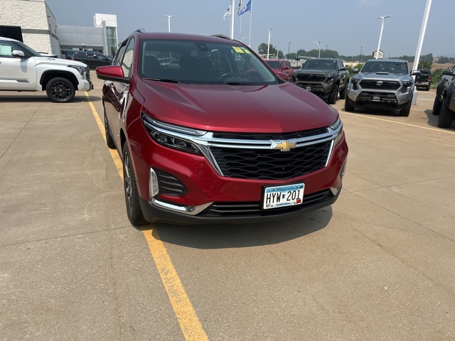 Used 2022 Chevrolet Equinox Premier with VIN 2GNAXXEV2N6146788 for sale in Winona, Minnesota