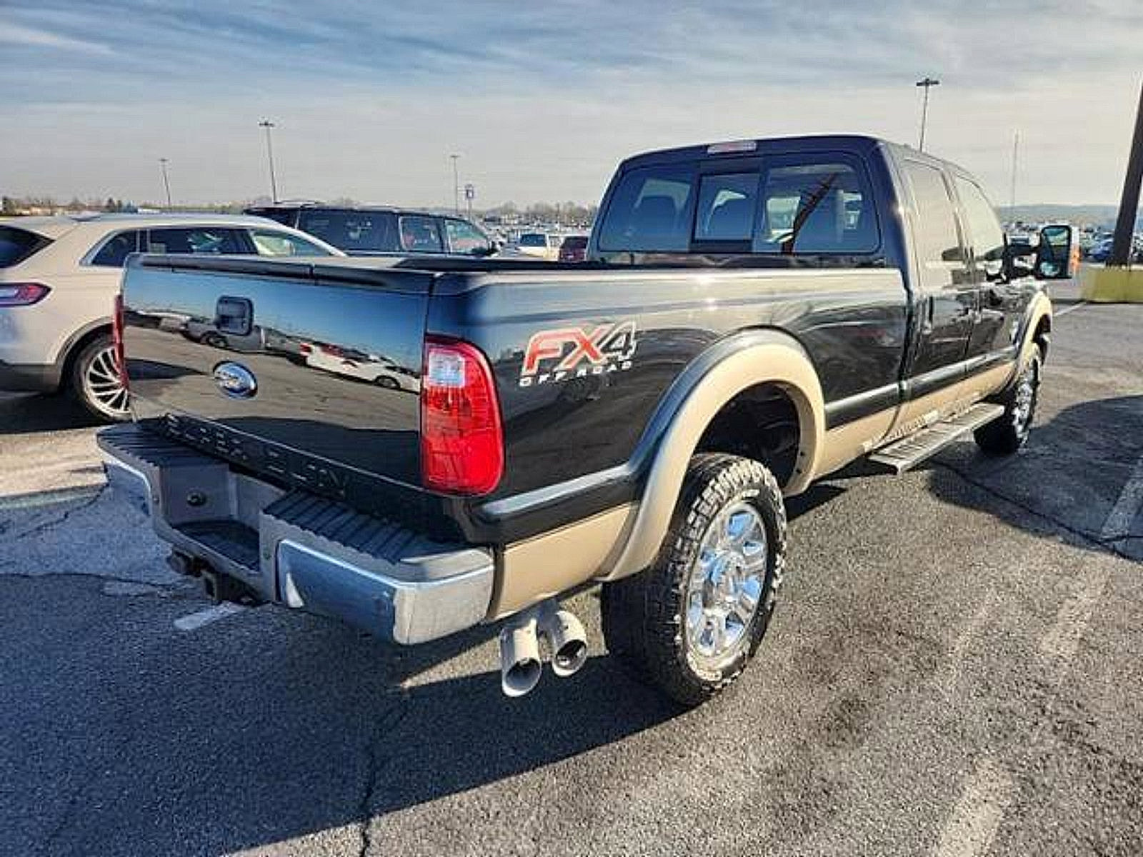 2012 Ford F-350 Lariat photo 2