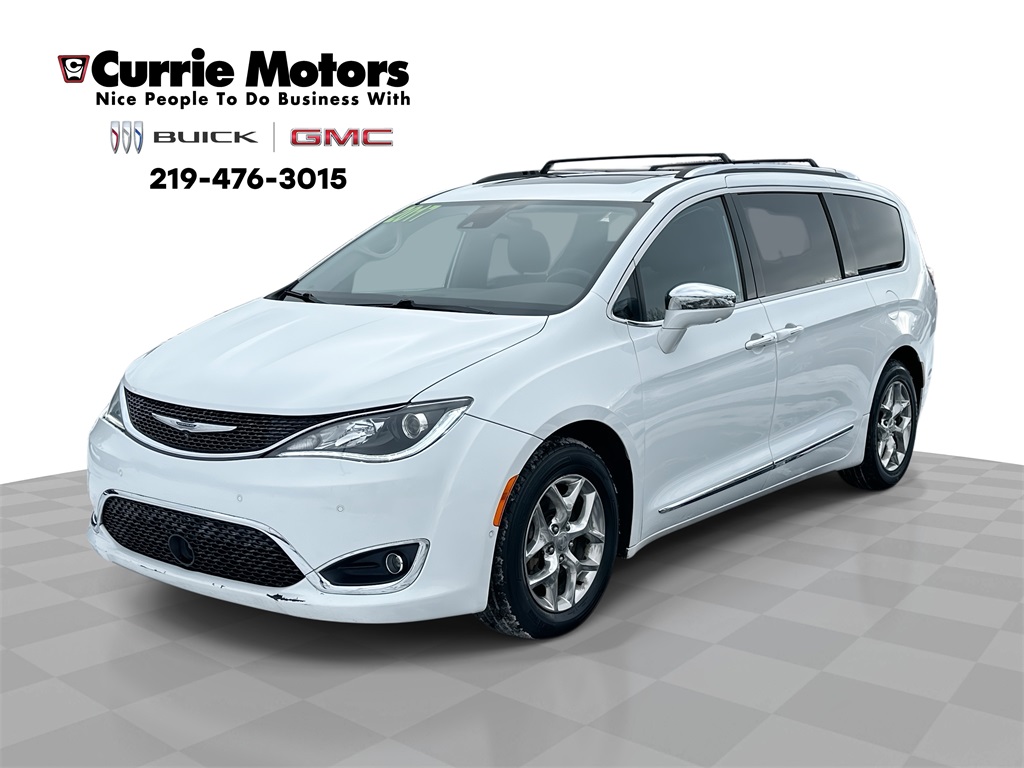 2017 Chrysler Pacifica Limited's photo