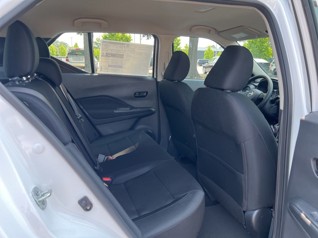 2025 Nissan Kicks Play S photo 4