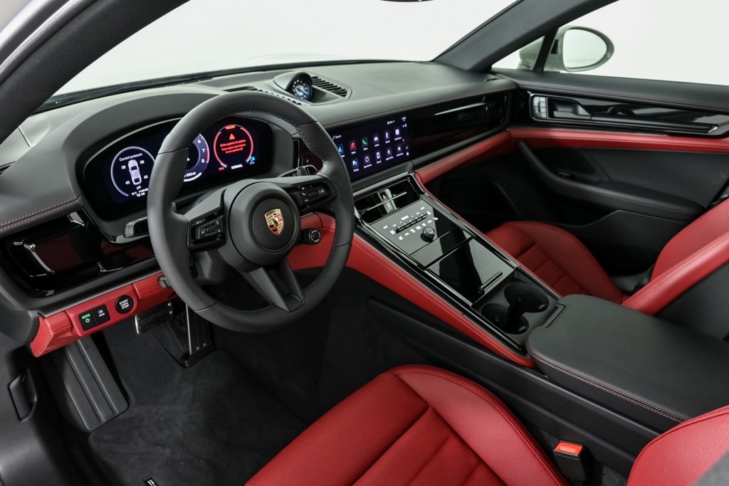 2025 Porsche Panamera Base photo 4