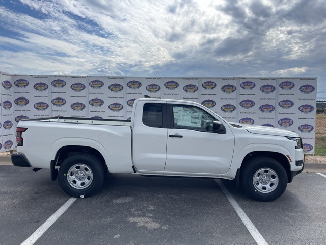 2026 Nissan Frontier S's photo