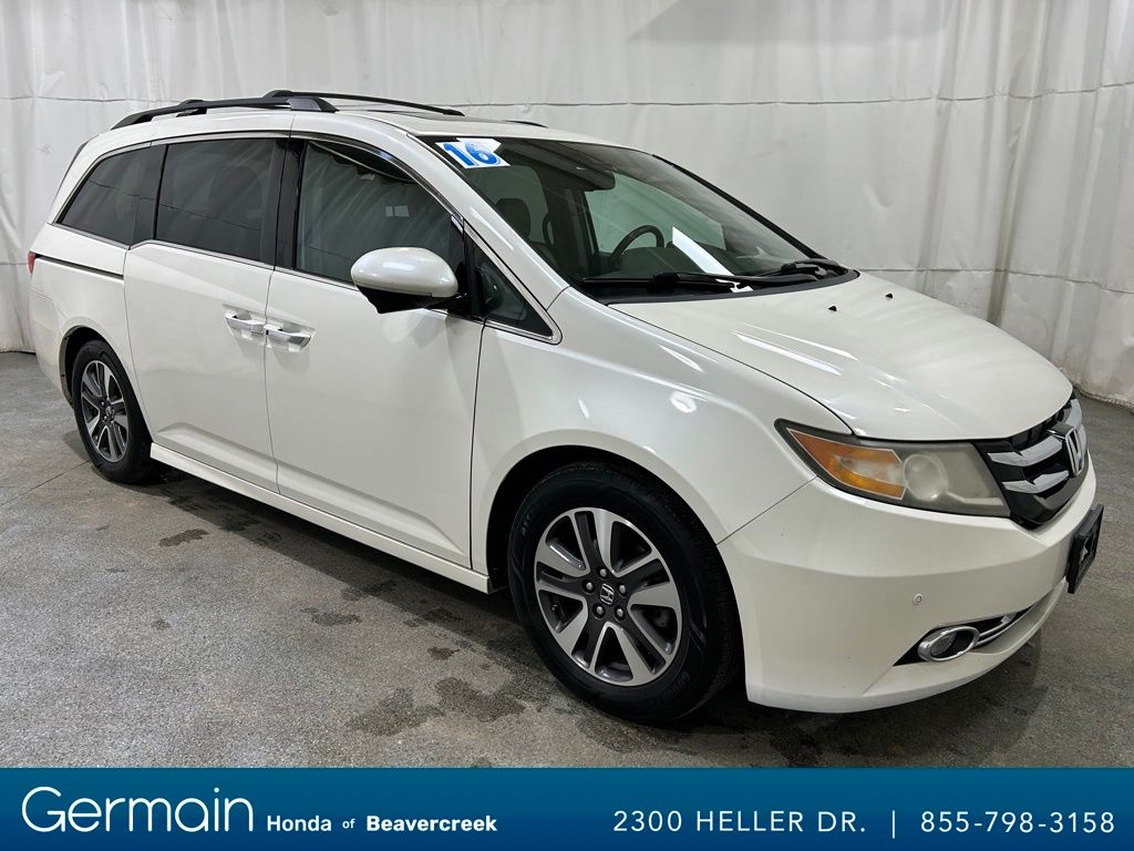 2016 Honda Odyssey Touring's photo