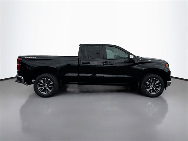 2026 Chevrolet Silverado 1500 LT photo 4