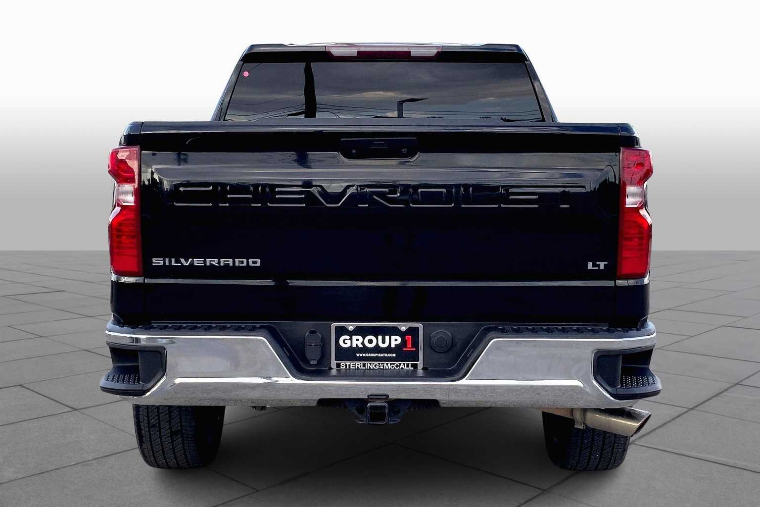 2021 Chevrolet Silverado 1500 LT photo 3