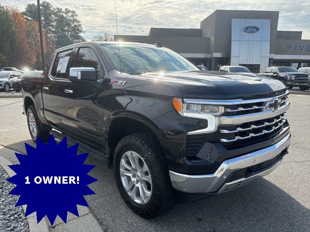 2024 Chevrolet Silverado 1500 LTZ photo 2