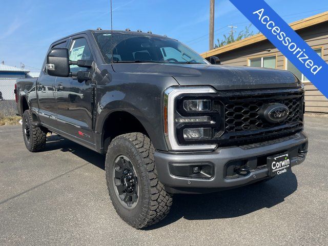 2025 Ford F-350 Super Duty Lariat's photo