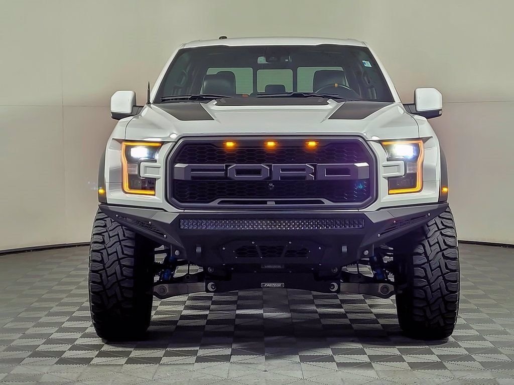 2018 Ford F-150 Raptor photo 2