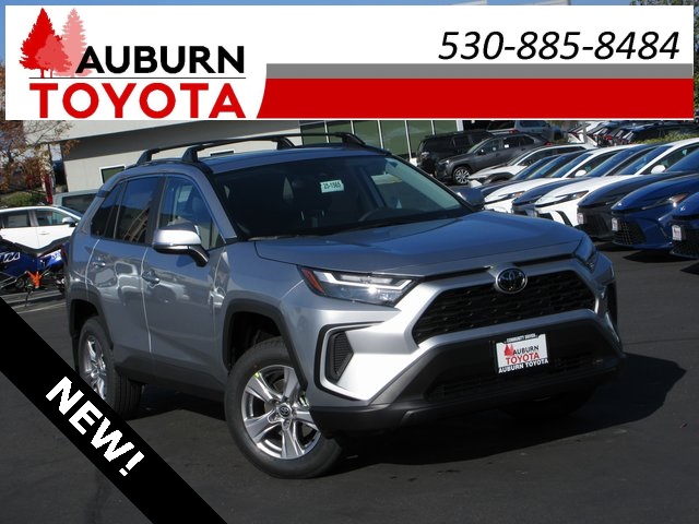 2025 Toyota RAV4 XLE's photo