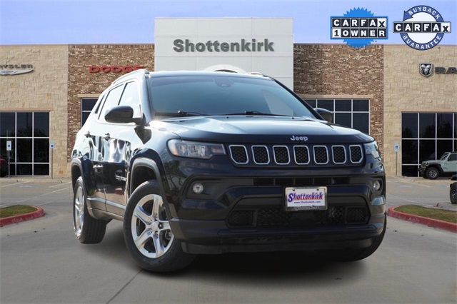 2023 Jeep Compass Latitude's photo