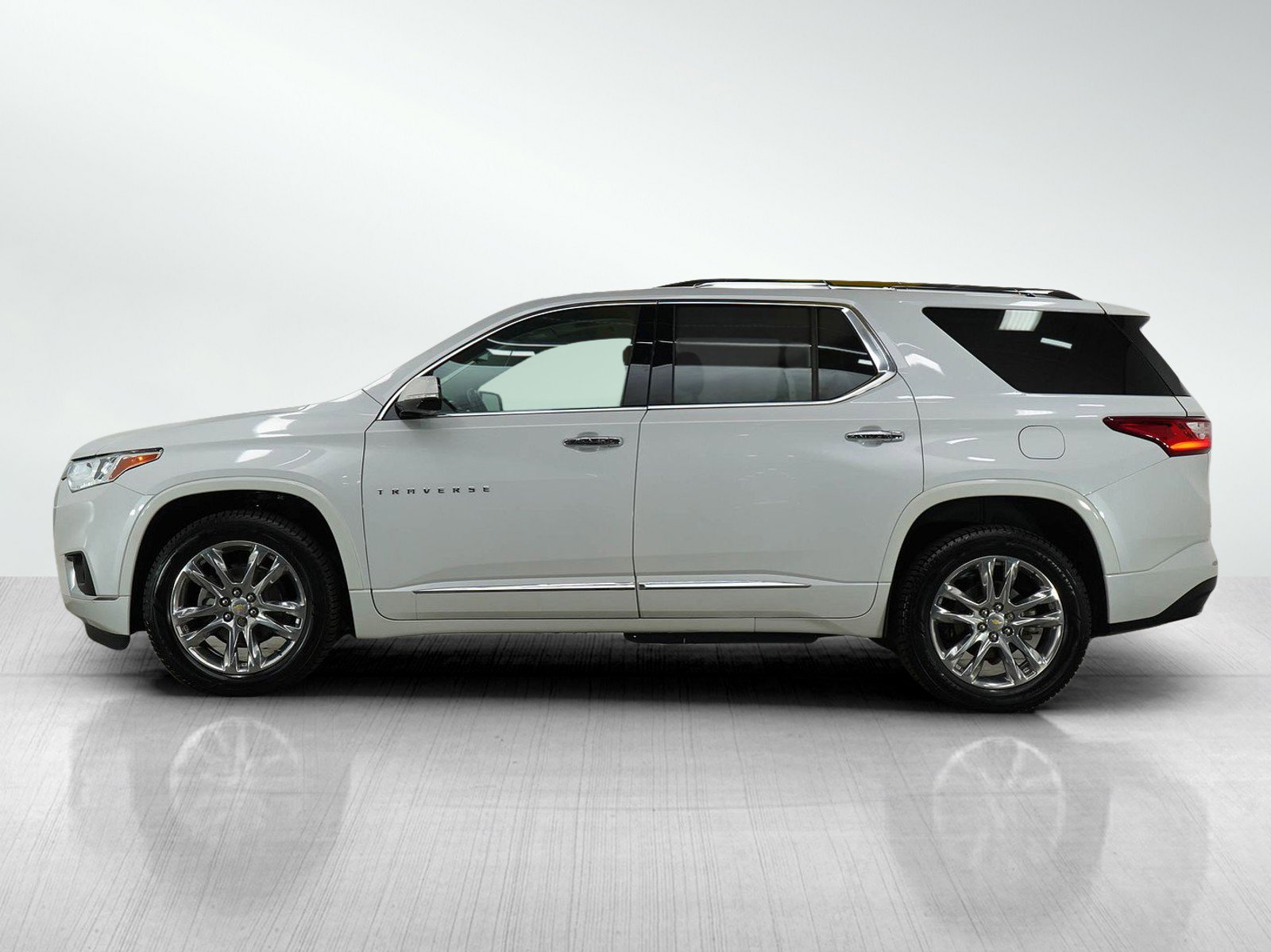 Used 2020 Chevrolet Traverse High Country with VIN 1GNEVNKW9LJ201634 for sale in Bloomington, Minnesota