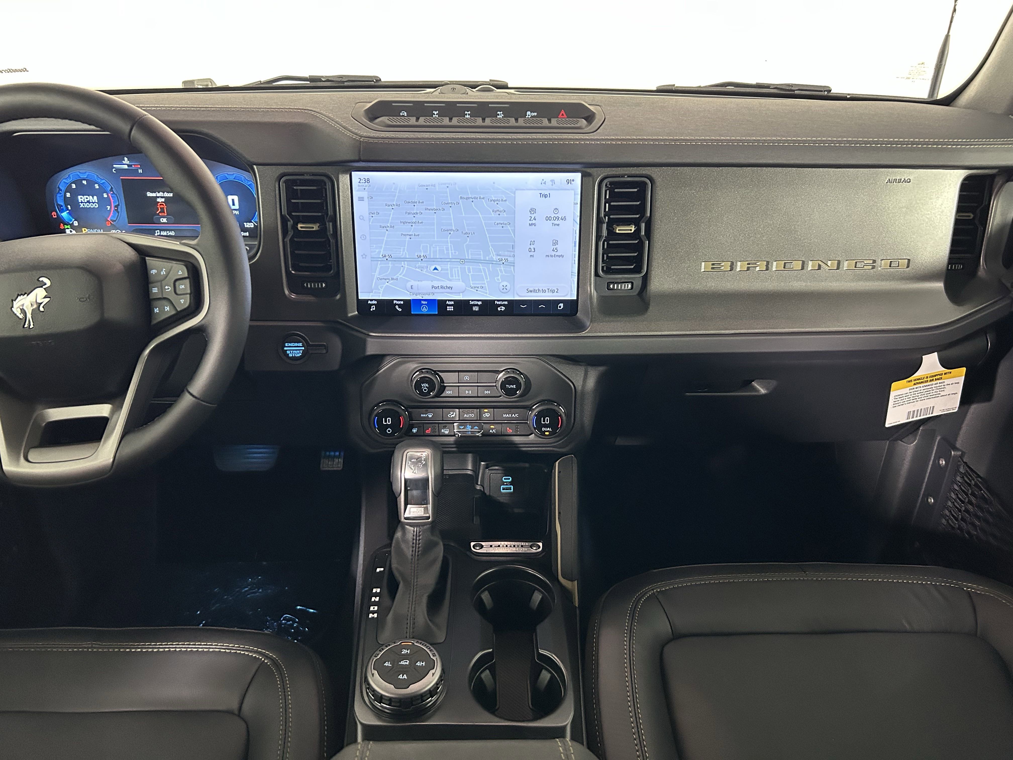 2025 Ford Bronco Badlands photo 3
