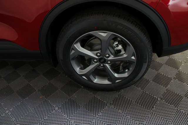 2026 Ford Escape ST-Line photo 7