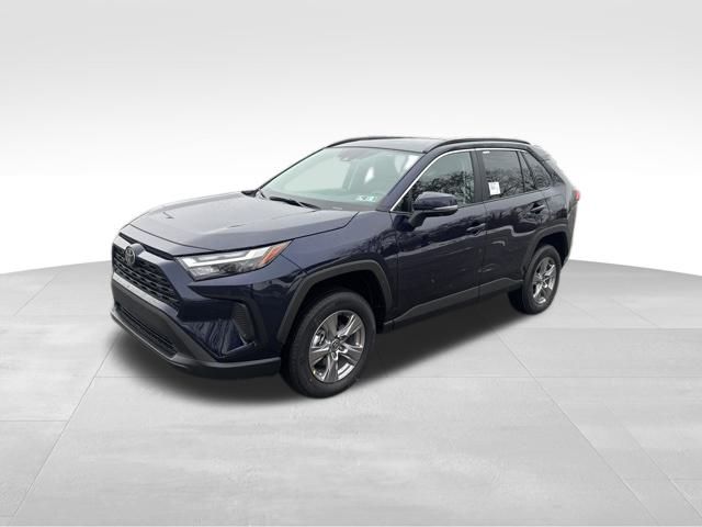 2025 Toyota RAV4 XLE's photo