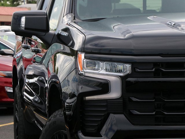 2024 Chevrolet Silverado 1500 Custom photo 4