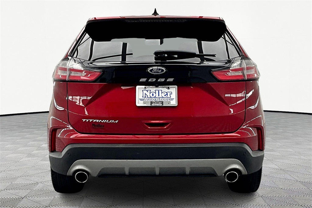2021 Ford Edge Titanium photo 4