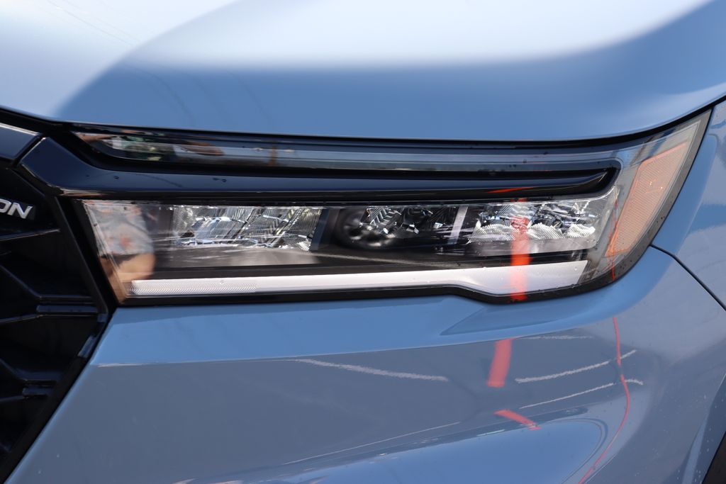 2025 Honda Pilot Black Edition photo 8