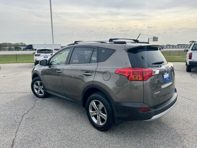 2015 Toyota RAV4 XLE photo 5