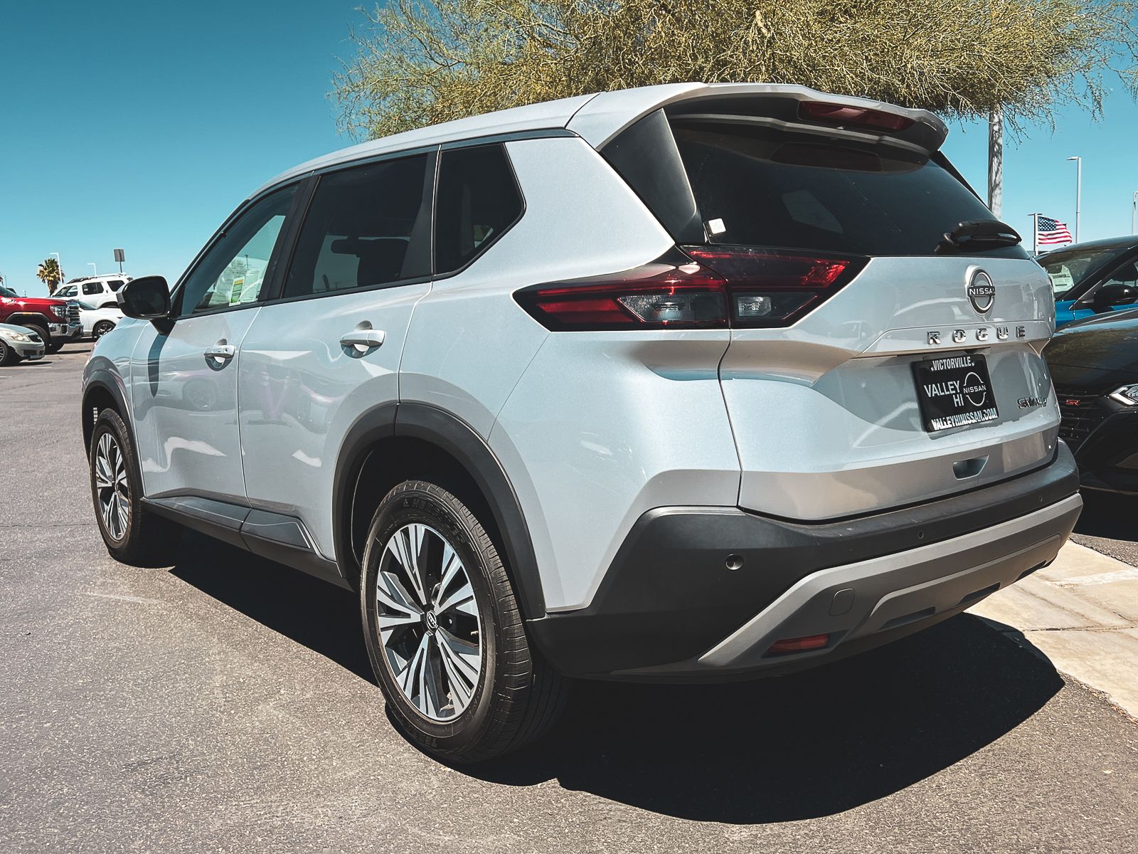 2023 Nissan Rogue SV photo 4