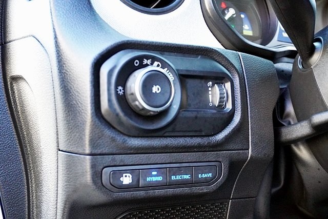 Used 2024 White Jeep Sport S 4xe image 24