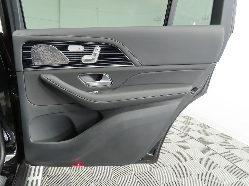 2025 Mercedes Benz GLS 63 AMG 4MATIC photo 28