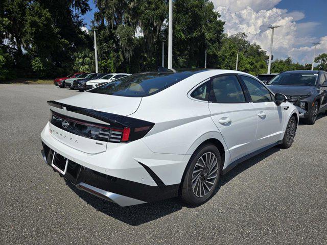 2025 Hyundai Sonata Hybrid Limited photo 3