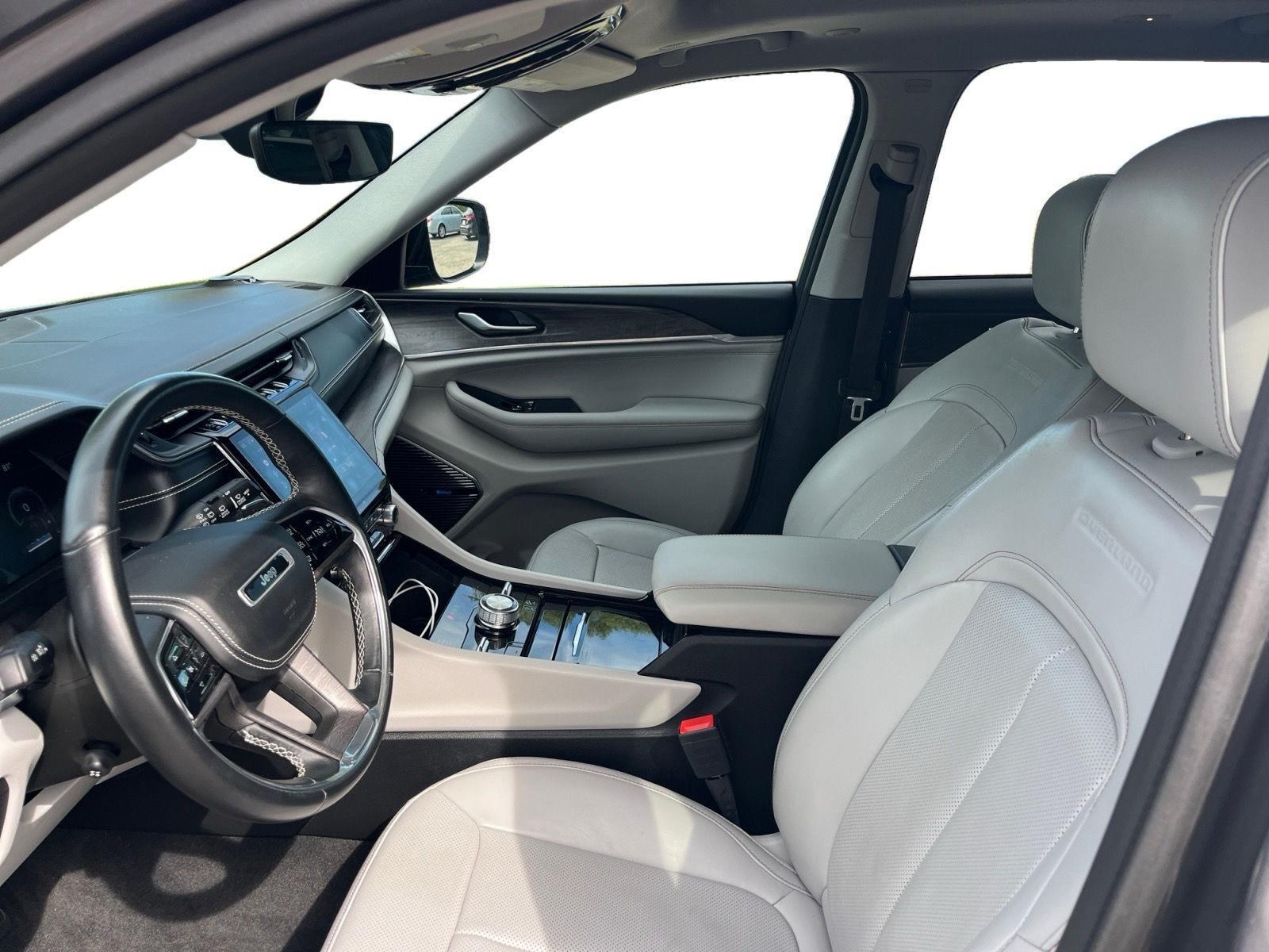 2021 Jeep Grand Cherokee Overland photo 17