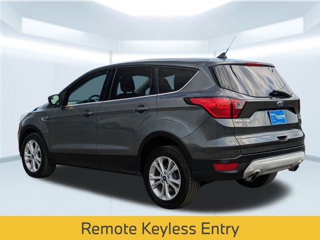 2019 Ford Escape SE photo 3
