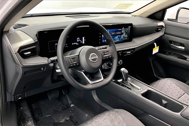 2025 Nissan Kicks SV photo 6