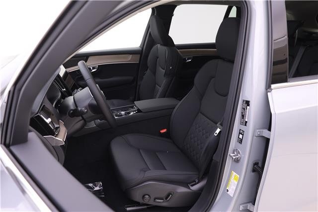 2026 Volvo XC90 Plus photo 7