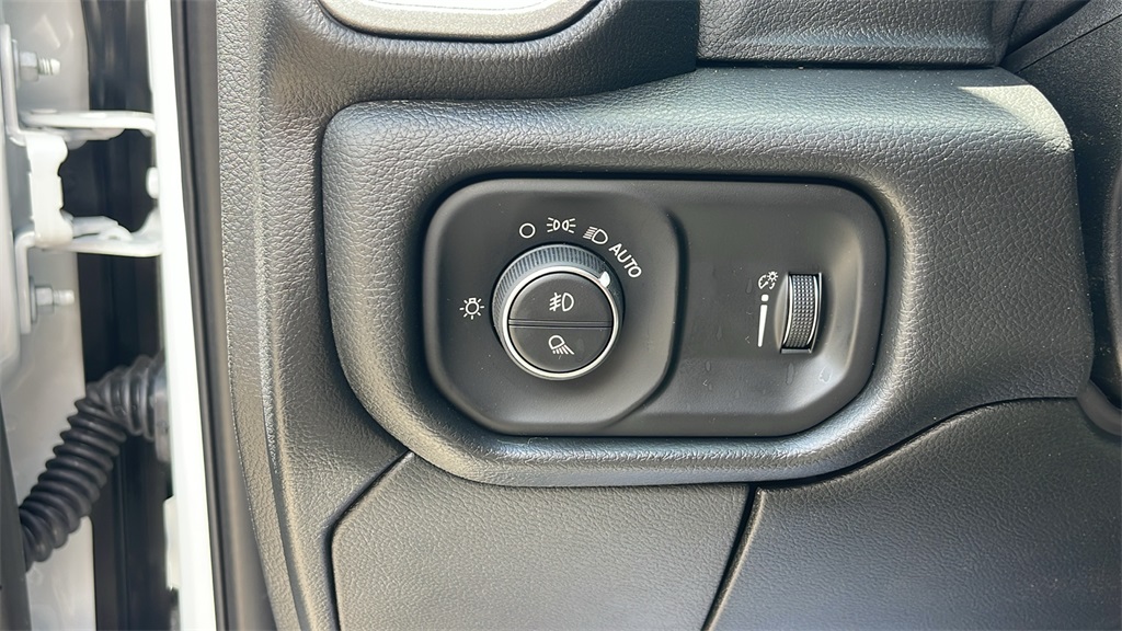 2025 Ram 2500 Tradesman photo 18
