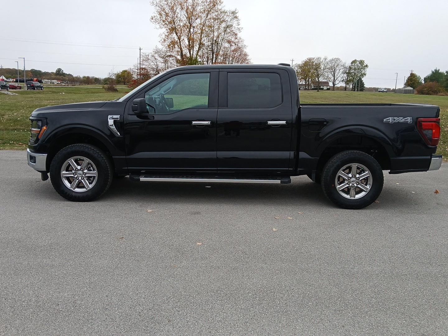 2025 Ford F-150 XLT photo 2