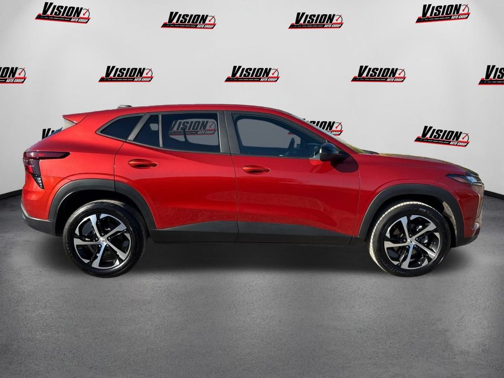 2024 Chevrolet Trax photo 4