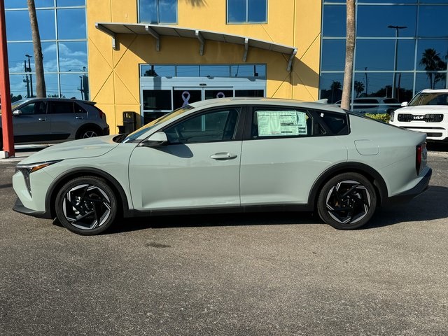 2025 Kia K4 EX photo 2