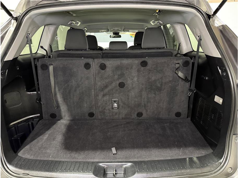 2018 Toyota Highlander LE Sport photo 24