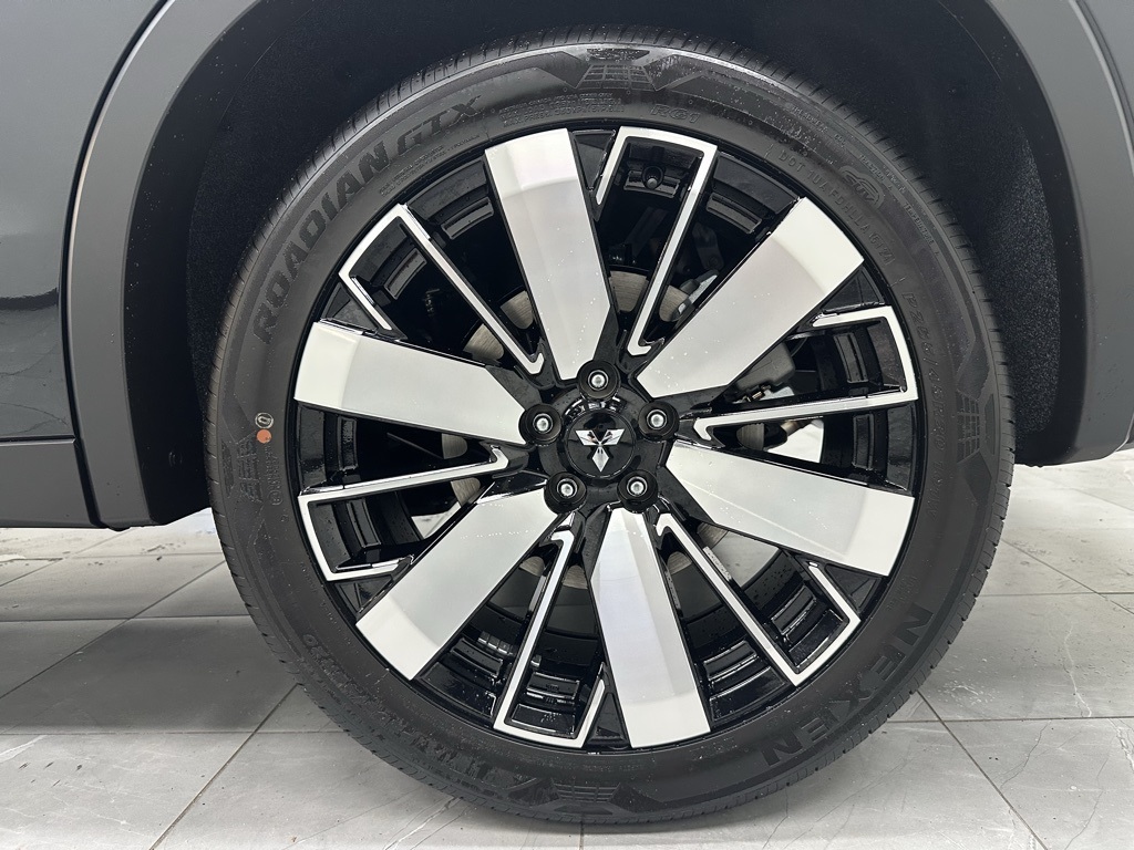 2025 Mitsubishi Outlander SE photo 7