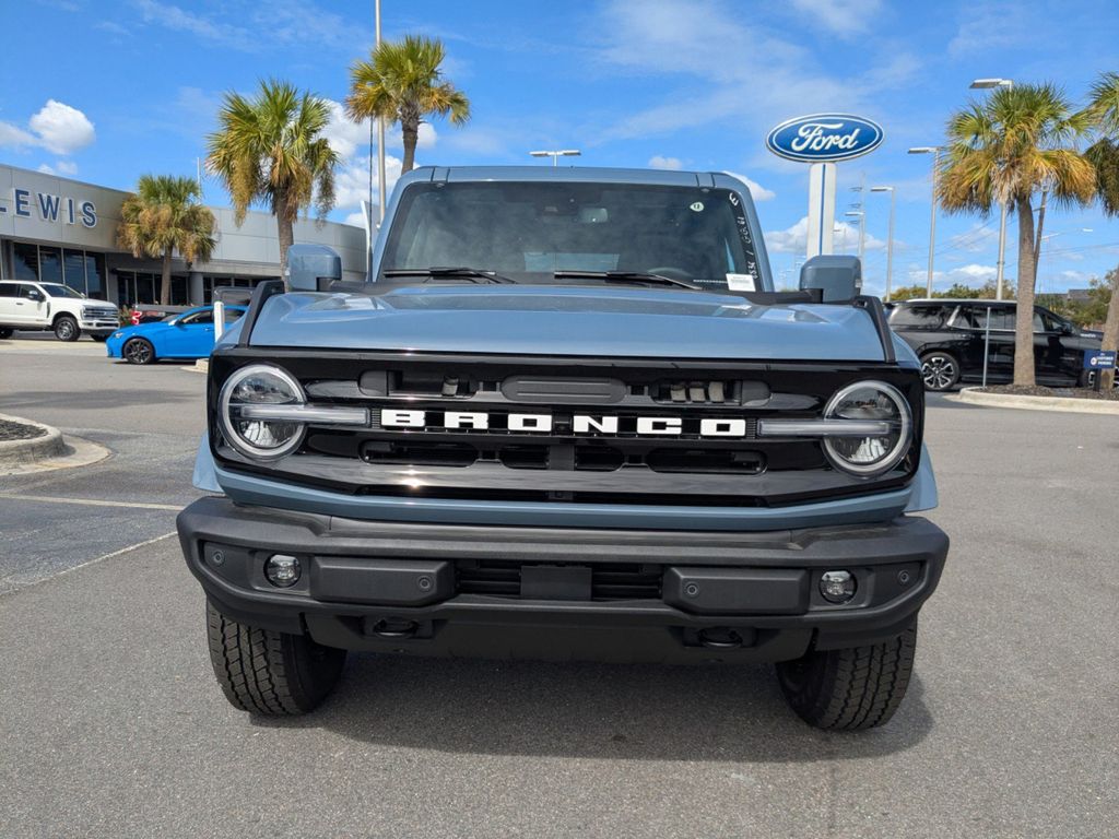 2025 Ford Bronco Outer Banks photo 9
