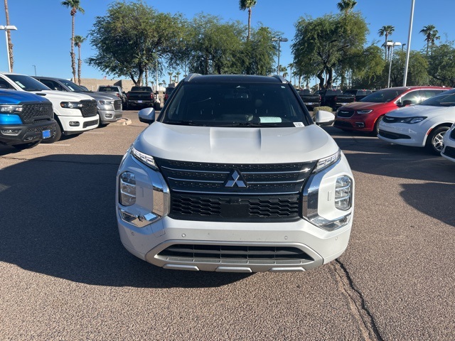 2023 Mitsubishi Outlander PHEV SEL photo 2