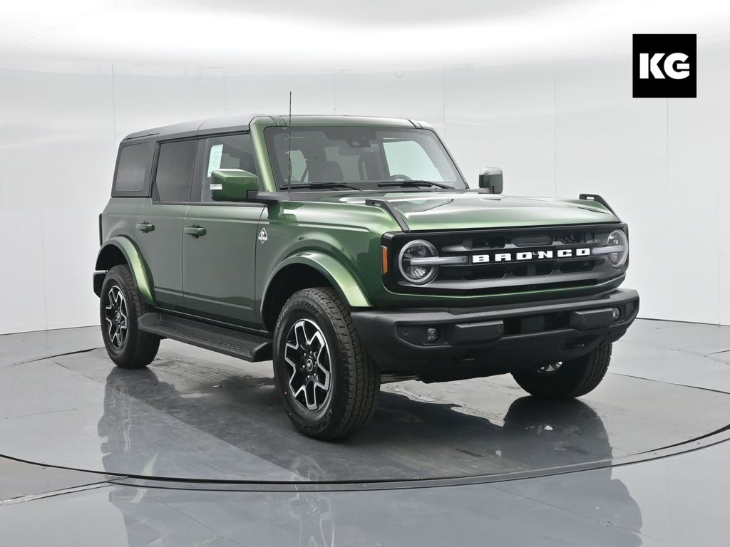 2025 Ford Bronco 4-Door Outer Banks's photo