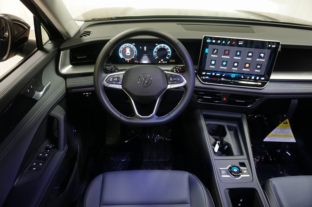 2025 Volkswagen Tiguan SE photo 11