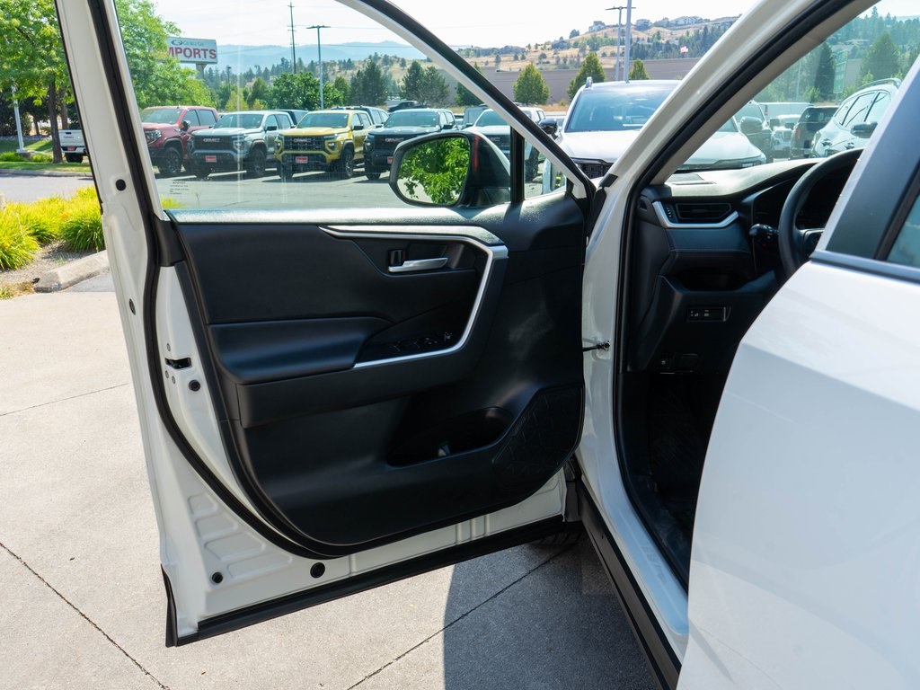 2023 Toyota RAV4 Hybrid photo 8
