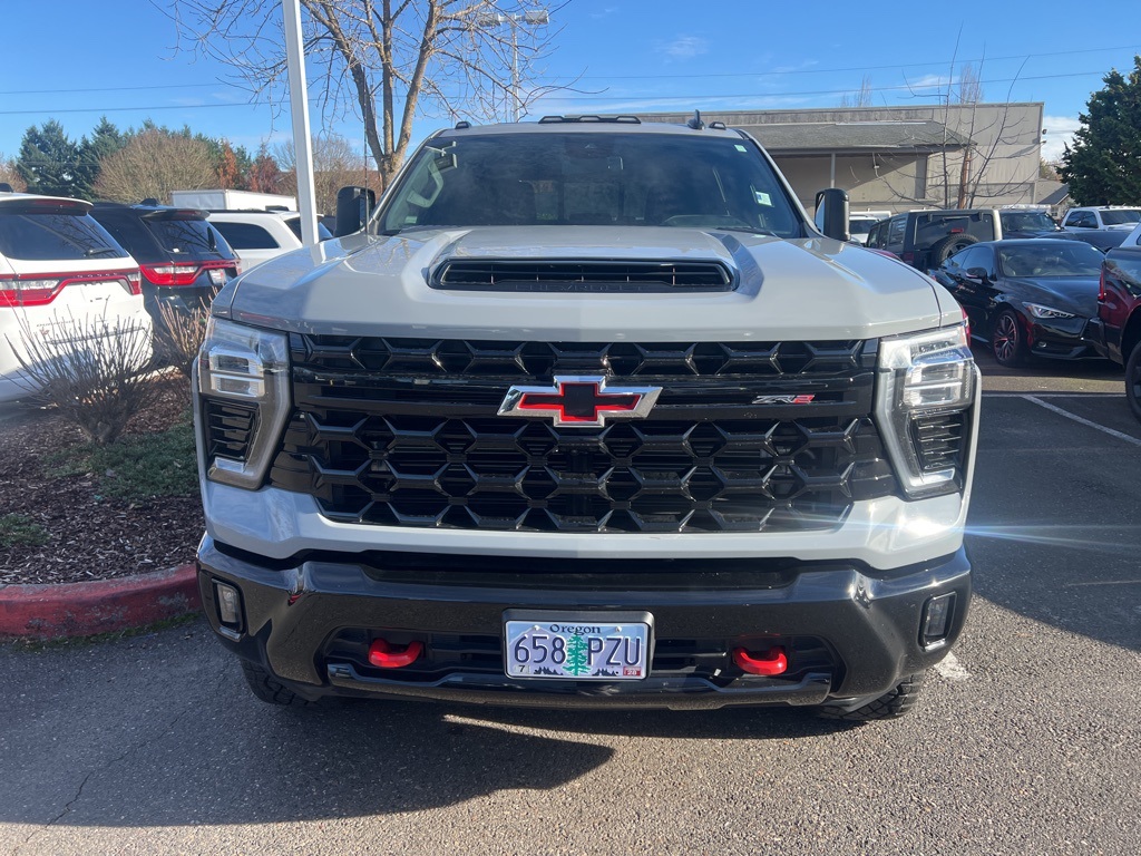 2024 Chevrolet Silverado 2500HD ZR2 photo 2