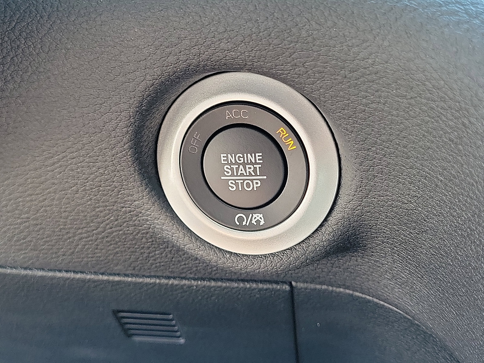 2026 Chrysler Pacifica photo 10