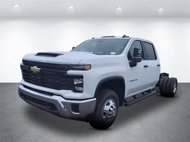 2026 Chevrolet Silverado 3500HD Work Truck's photo